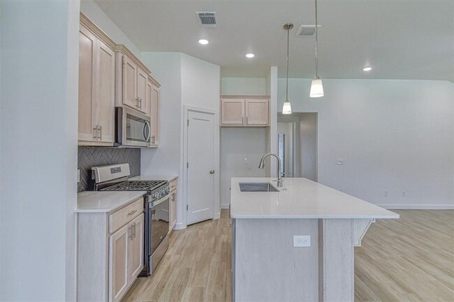 Building Photo - 2804 S Bowling Dr