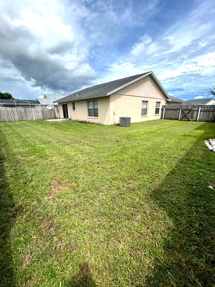 Building Photo - 3112 Headdress Dr