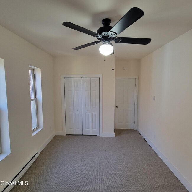 Building Photo - 762 Eastern Ave