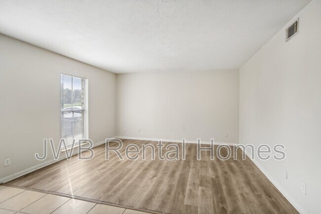 Building Photo - 7201 Arlington Expy