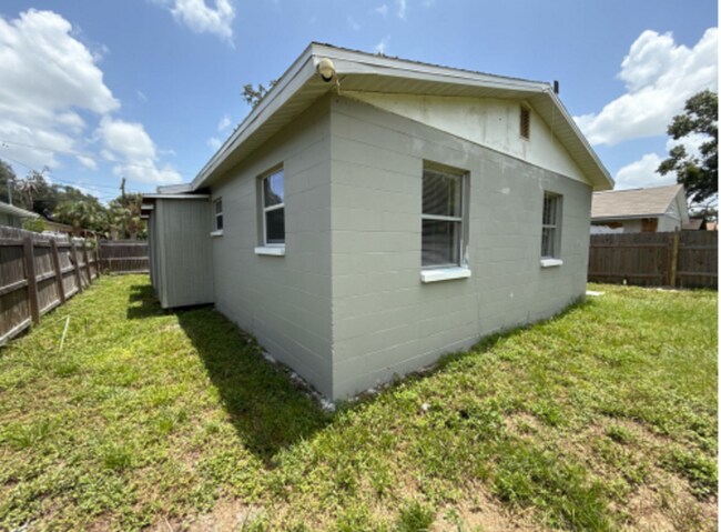 Building Photo - 3216 N 48th St