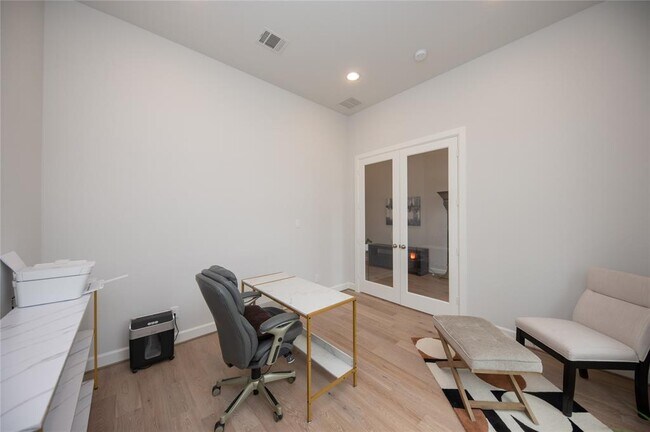 Building Photo - 4430 Windy Oaks Dr