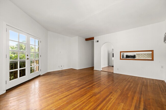 Building Photo - 6148 Glen Holly St