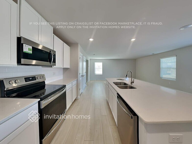 Building Photo - 2348 Pebble Close Ct