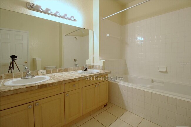 Building Photo - 3561 Conroy Rd