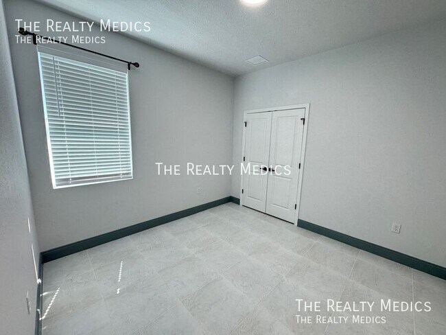 Building Photo - 2226 Rock Dr