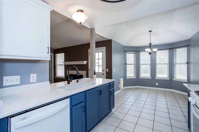 Building Photo - 814 Lantana Dr