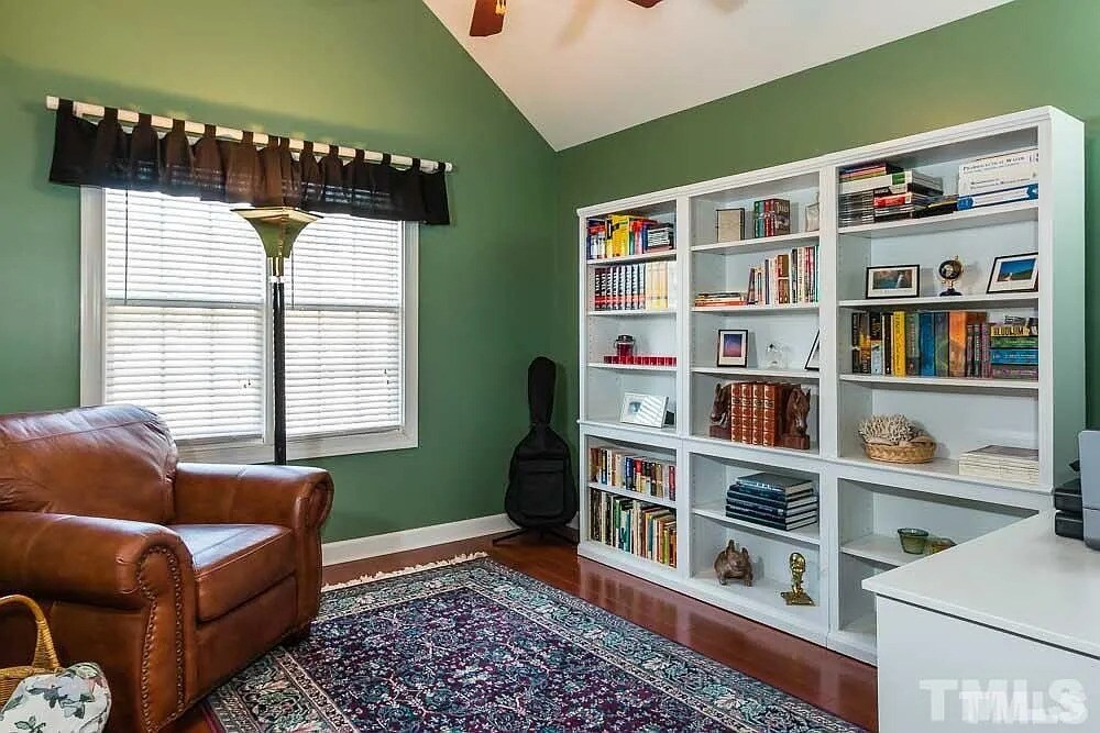 Building Photo - 102 Poplar Knoll Ct