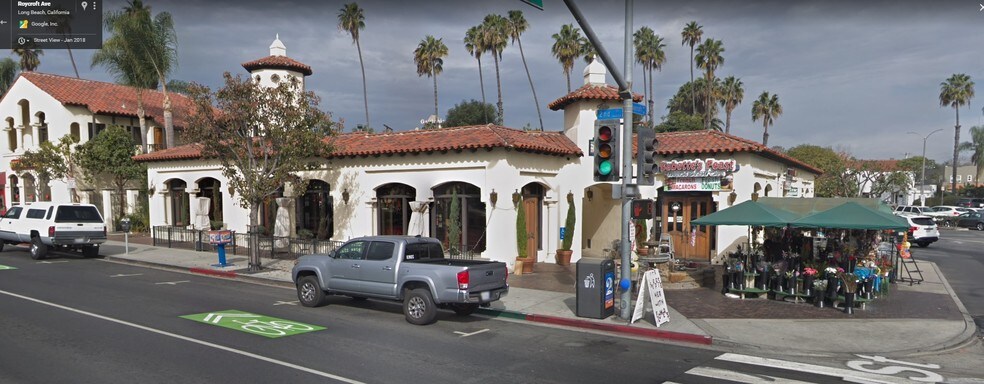 Building Photo - 4710 E Shaw St