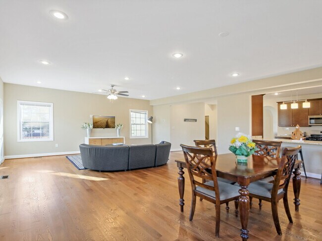 Building Photo - 624 U.S. 29-SI ID1395358P