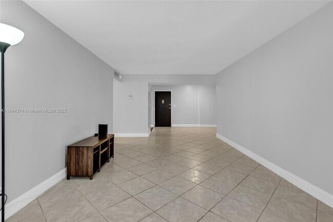 Building Photo - 6600 Cypress Rd