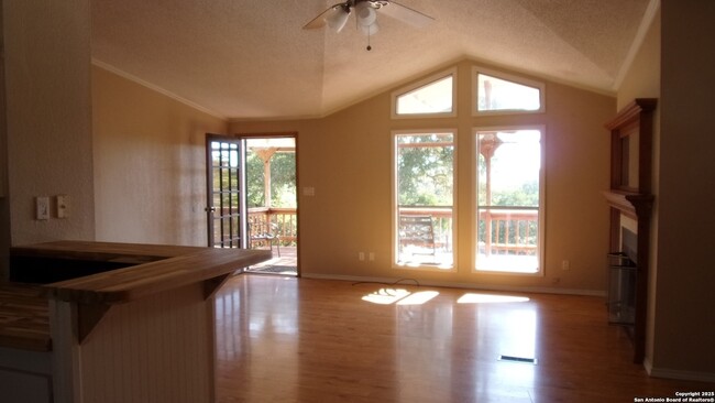 Building Photo - 252 Sir Winston Dr