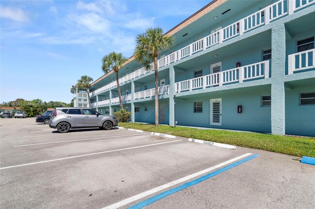 Building Photo - 606 SW Natura Blvd