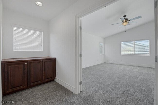 Building Photo - 155 Water Hazard Ln
