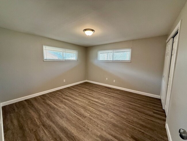 Building Photo - 4421 Primrose Ln