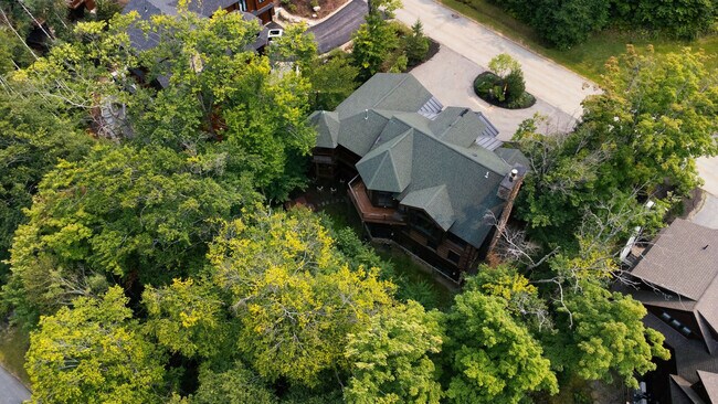 Building Photo - 15 Hemlock Dr