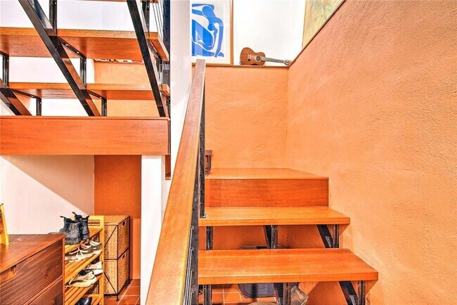 Building Photo - 37 Ring St