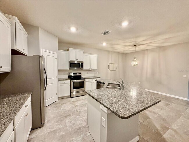 Building Photo - 7620 Stonebrook Cir