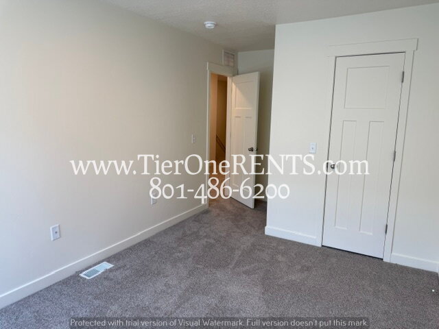 Building Photo - NO DEPOSIT option available for qualified renters with Obligo