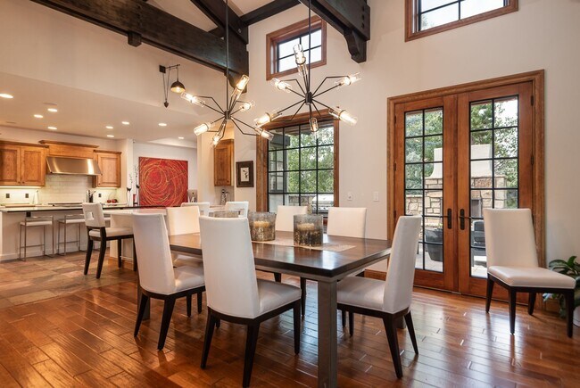 Building Photo - Stunning Furnished Estate in Pronghorn