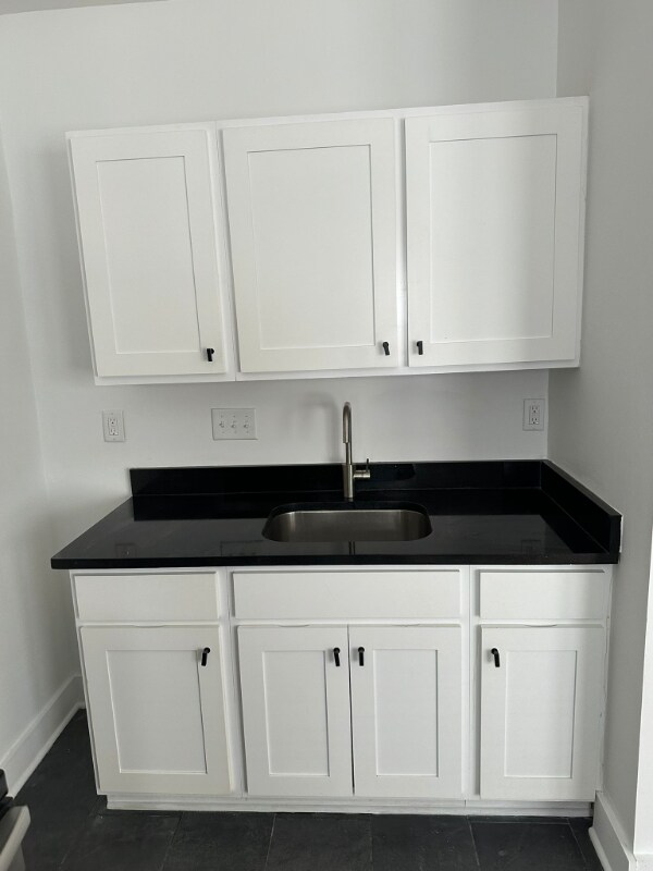 Building Photo - 1384 W 83rd St