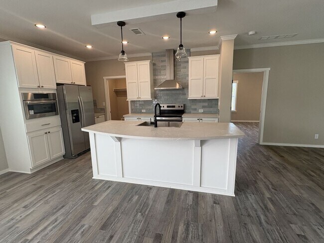 Building Photo - 1630 Voyager Dr