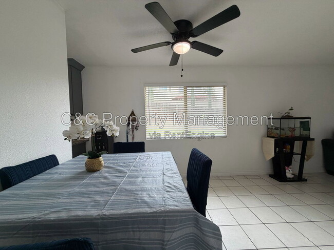 Building Photo - 7099 Russan Ln