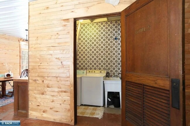 Building Photo - 9374 Alango Rd