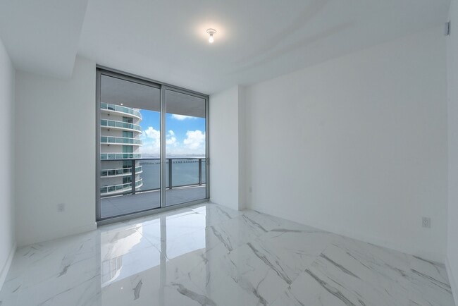 Building Photo - 488 NE 18th St