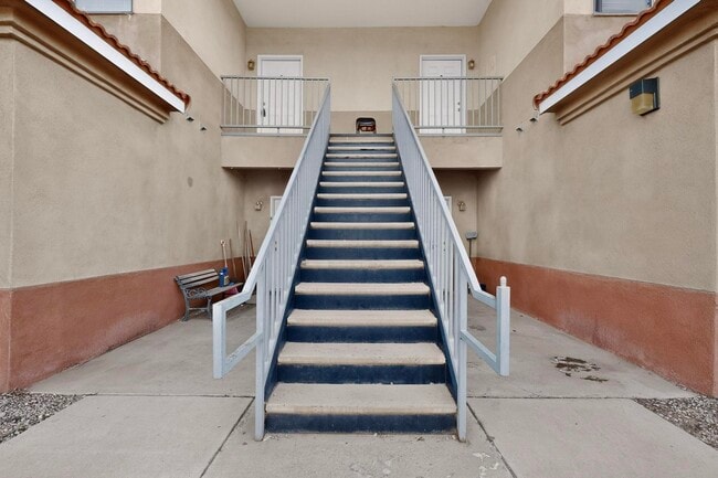 Building Photo - 4200 Ridgeway Ct