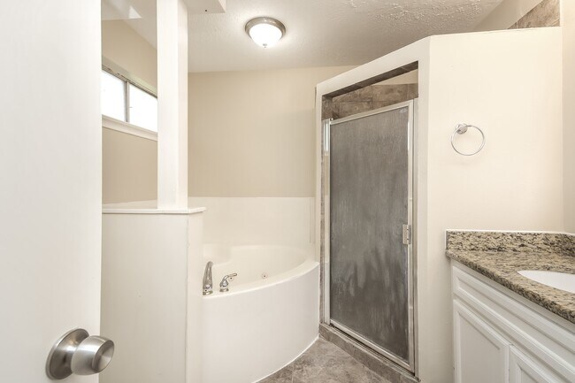 Building Photo - 9046 Smokehollow Dr