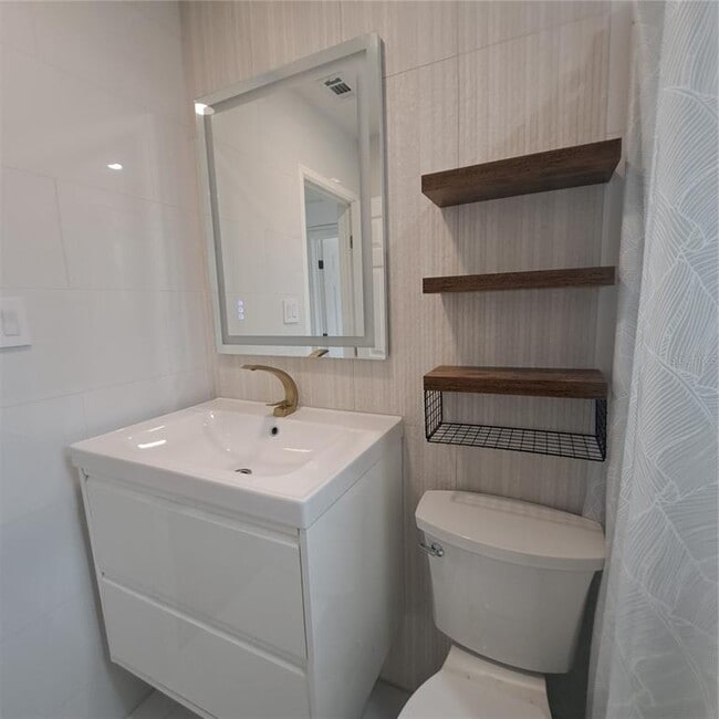 Building Photo - 2851 28th Ave N