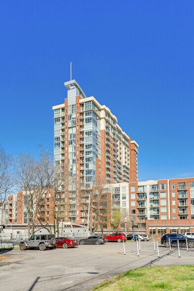 Icon Building - 600 12th Ave S