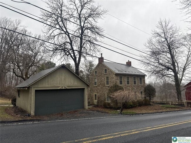 Building Photo - 3686 Lower Saucon Rd