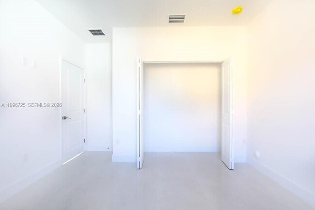 Building Photo - 15631 SW 11th Terrace