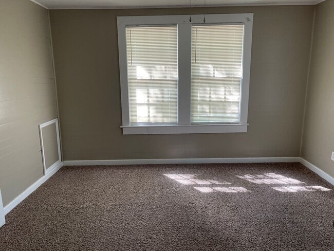 Building Photo - LAKE ELLA / MIDTOWN