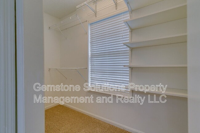Building Photo - 55 Banwell Park