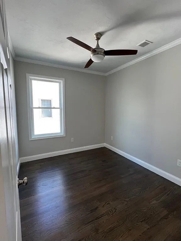 Building Photo - 20 Meadow St