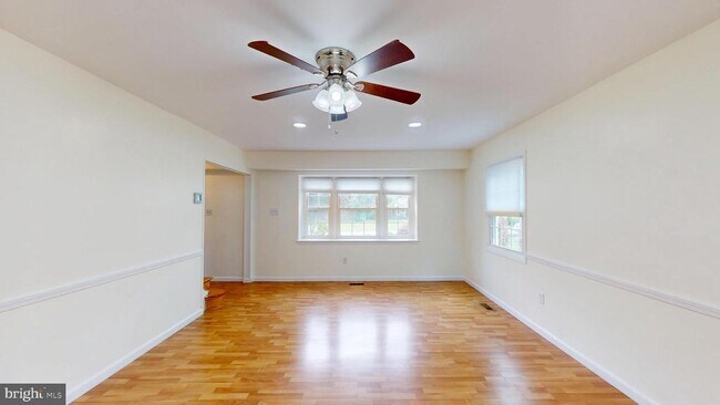 Building Photo - 4025 Chelmont Ln