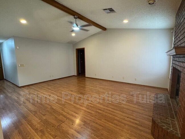 Building Photo - 9715 S 92nd E Ave