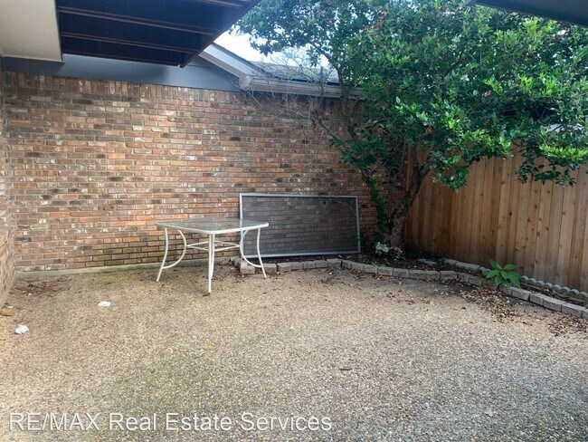 Building Photo - 3 br, 2.5 bath House - 10020 Heritage Drive