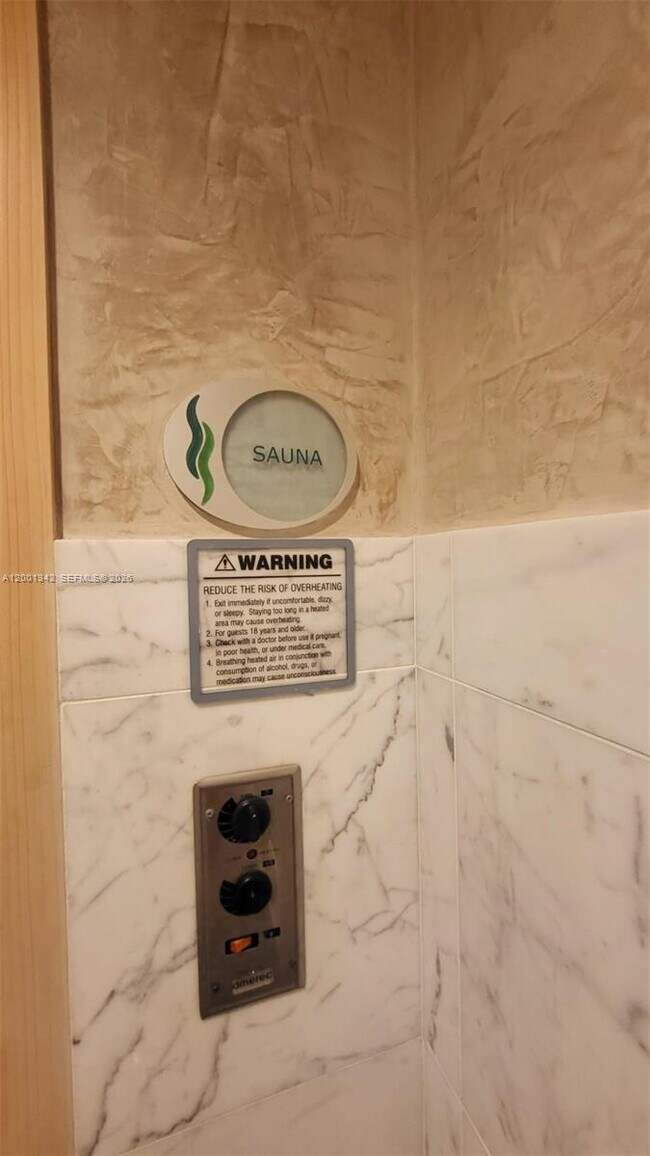 Building Photo - 253 NE 2nd St