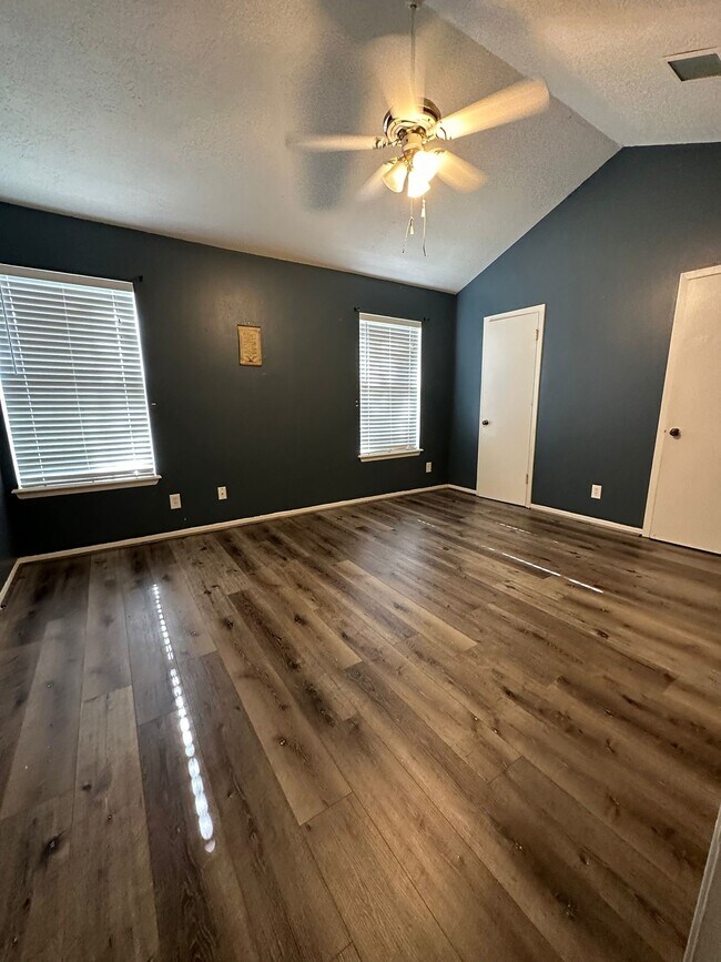 Building Photo - 7305 S Gessner Rd