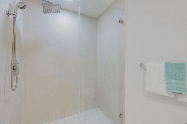 Building Photo - 4111 S Ocean Dr