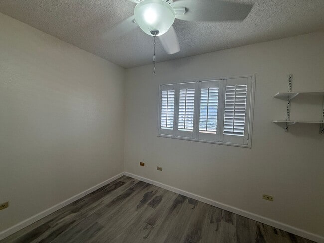 Building Photo - Country Club Village Building 5, 2-bedroom...