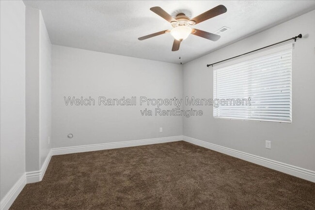 Building Photo - 2106 E Sunnyvale Dr