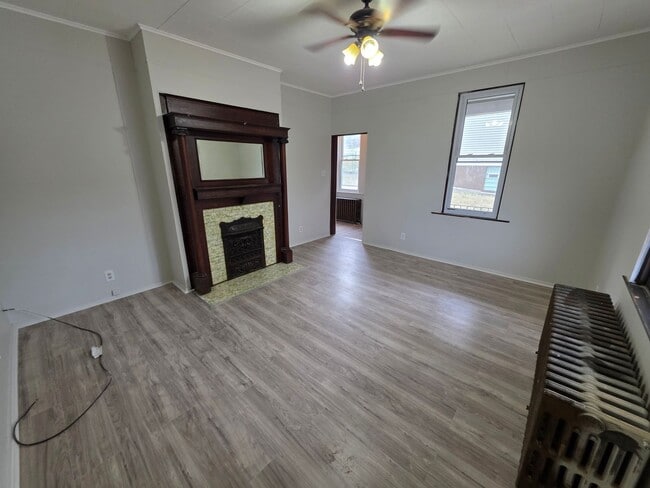 Building Photo - Spacious 3-Bedroom Home with Granite Countertops & Huge Eat-In Kitchen