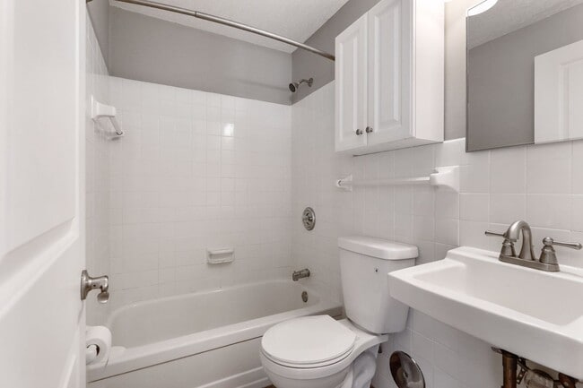 Building Photo - 2 Bedroom, Upper Level Unit for Rent in Coon Rapids! Everything Included but Electric & Internet!