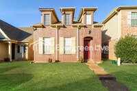 Building Photo - 10178 Sorrento Pl