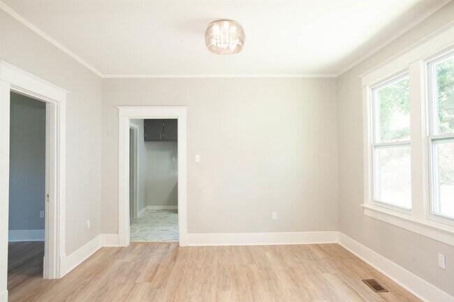 Building Photo - 116 Beechwood St